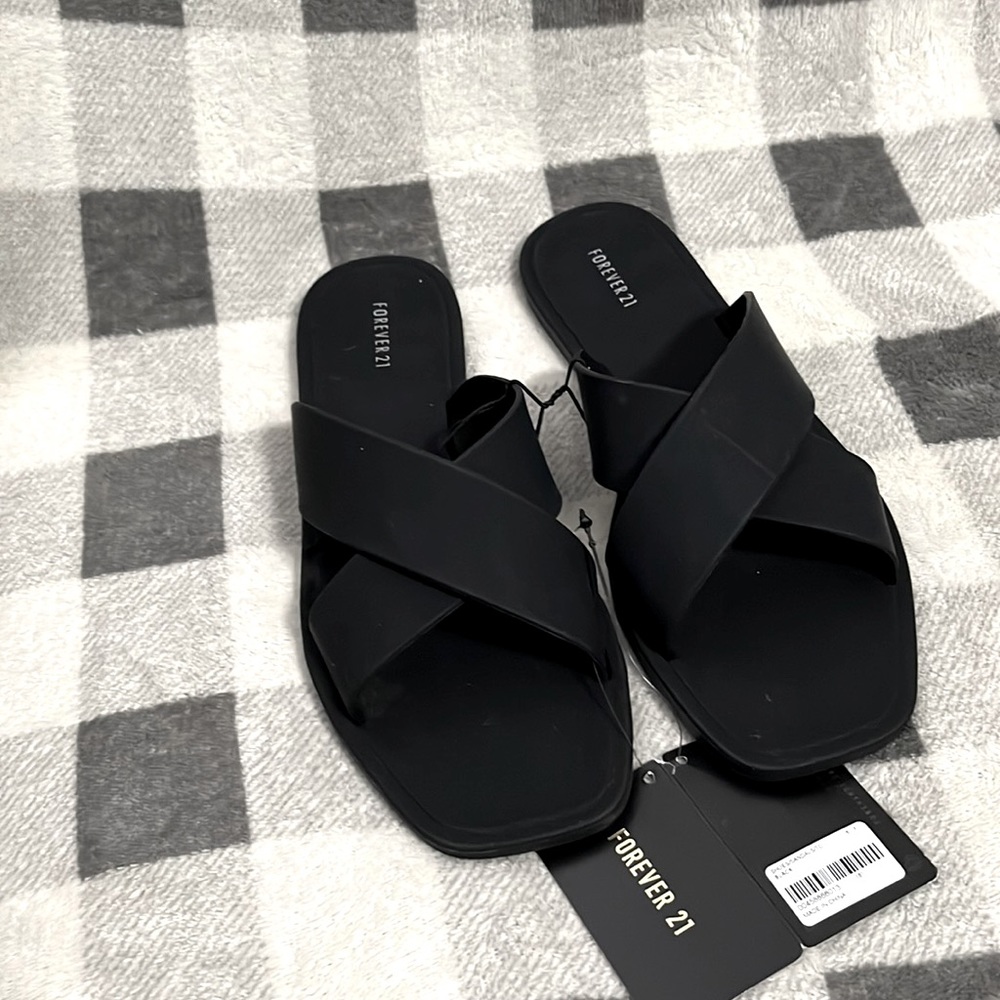 NWT F21 Sandals